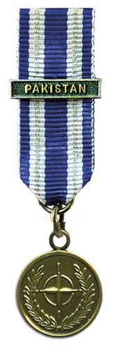 363-6 - NATO Servicemedal PAKISTAN - Miniature Medal
