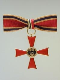 373-7 - Verdienstkreuz am Bande Damen