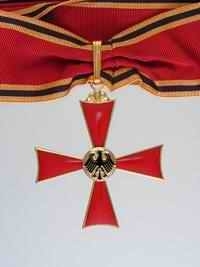 372-7 - Großes Verdienstkreuz mit Stern & Schulterband
